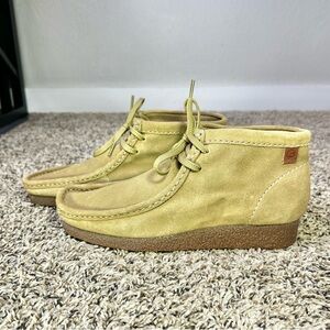 Clarks Wallabee Boots Men’s Size 8 Lace Up Maple Suede Casual Grunge Preppy